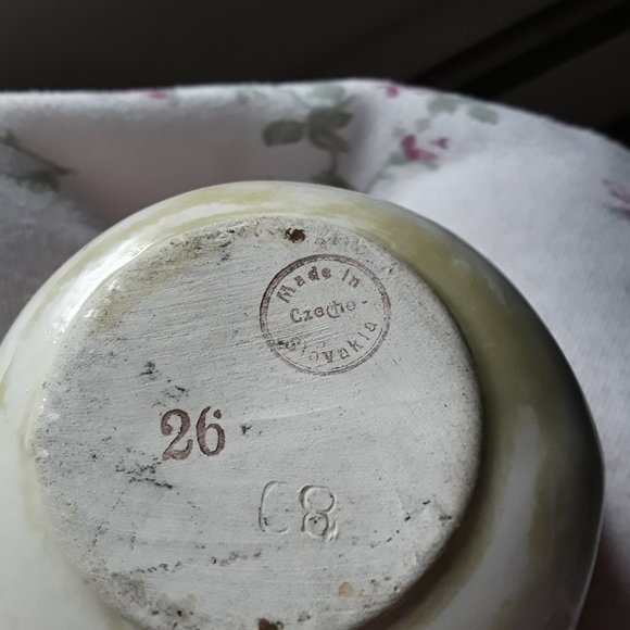 Vintage Ceramic Basket with Handle - Made in Czechoslovakia - Picture 4 of 4